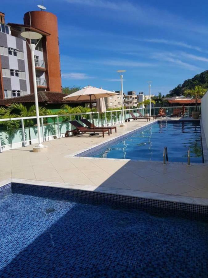 Aptº Familiar-condomínio Fechado-praia Grande